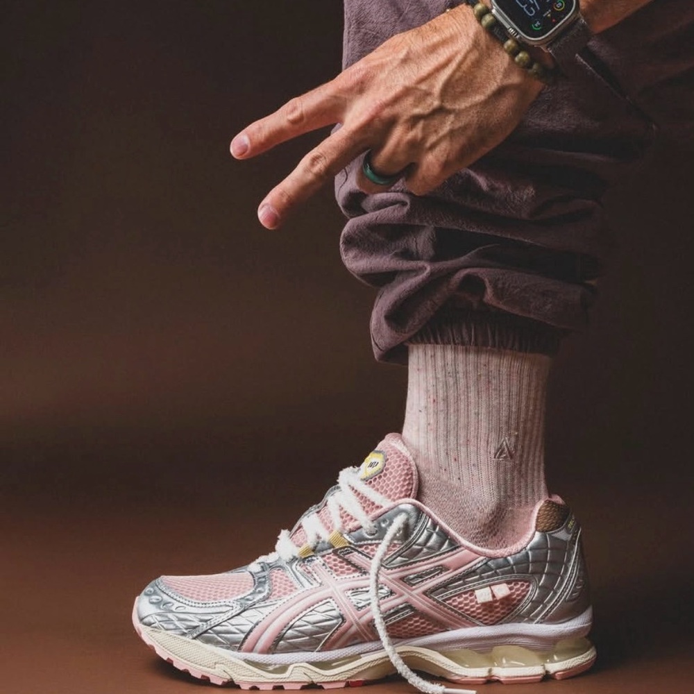 (Men's ) ASICS Gel Nimbus 10.1 Vandy The Pink Atmos Strawberry Cream Sneakers - Picture 6 of 7